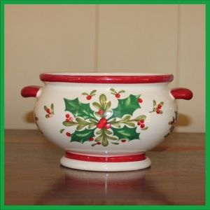 Bend New! Ceramic Holiday Tureen with Holly design, Red Accents. Food Safe